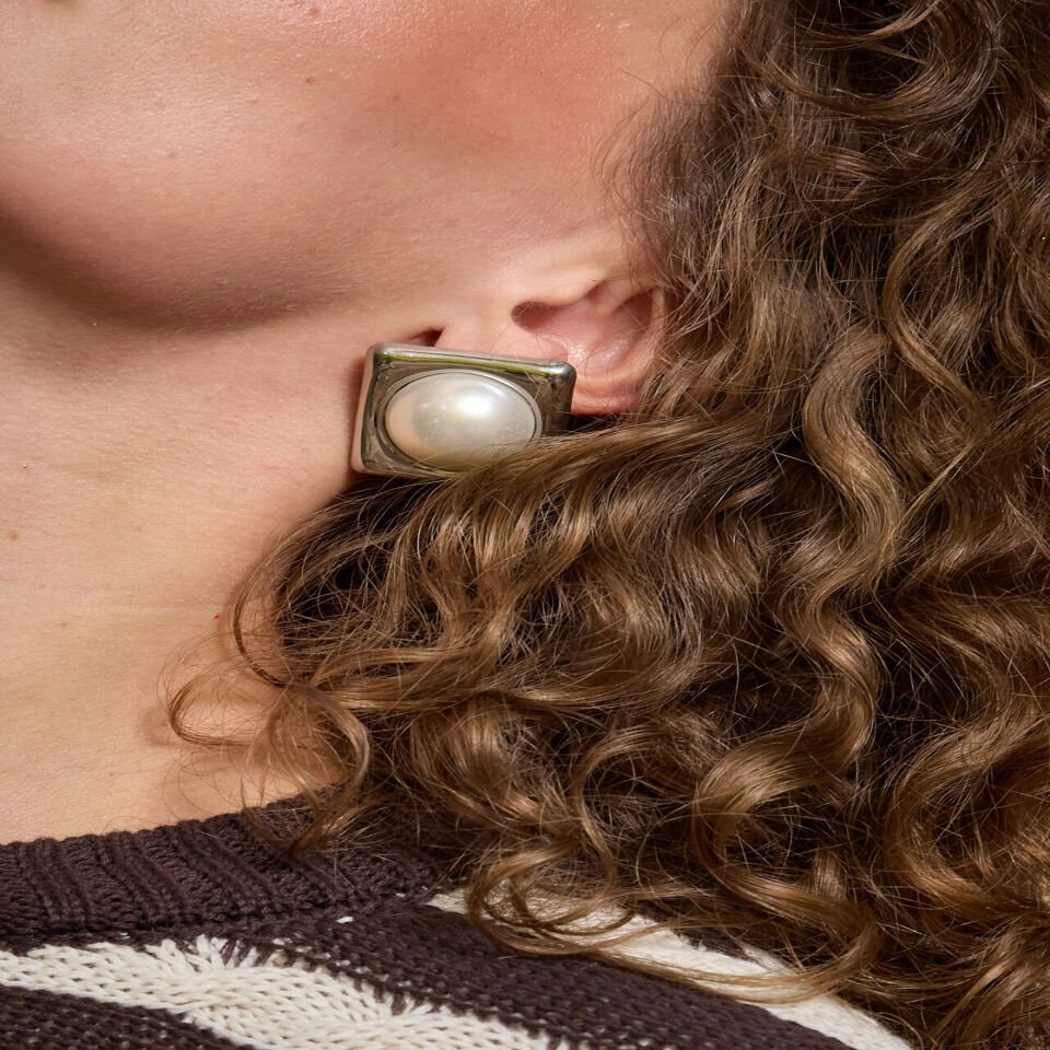 Kare Büyük İnci Detay Silver Çelik Küpe