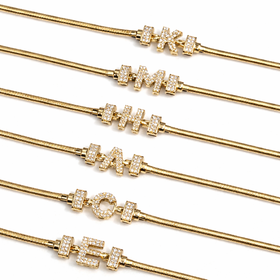 Myra 14 Ayar Altın İşçiliği Kuyum Model Harf Bileklik Ezme