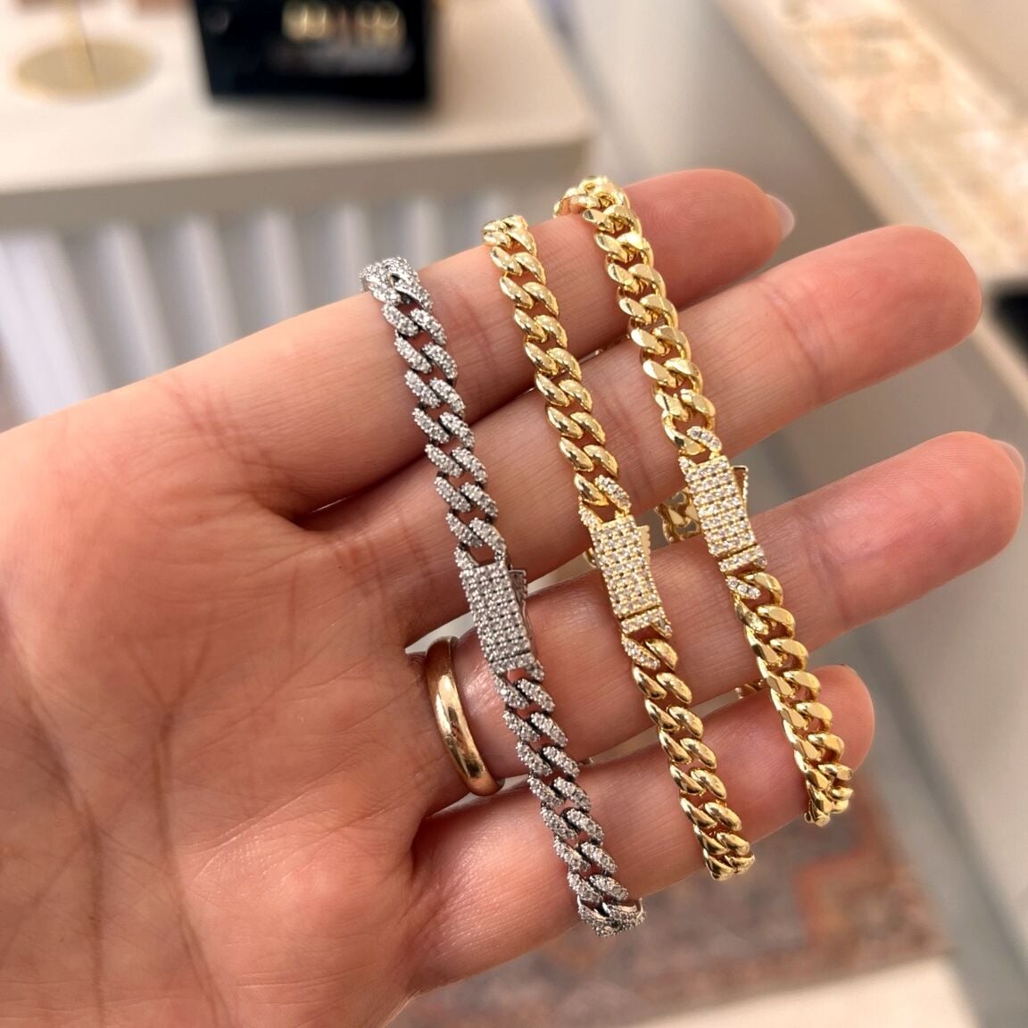 Zarif Gurmet Bileklik – Taş Detaylı