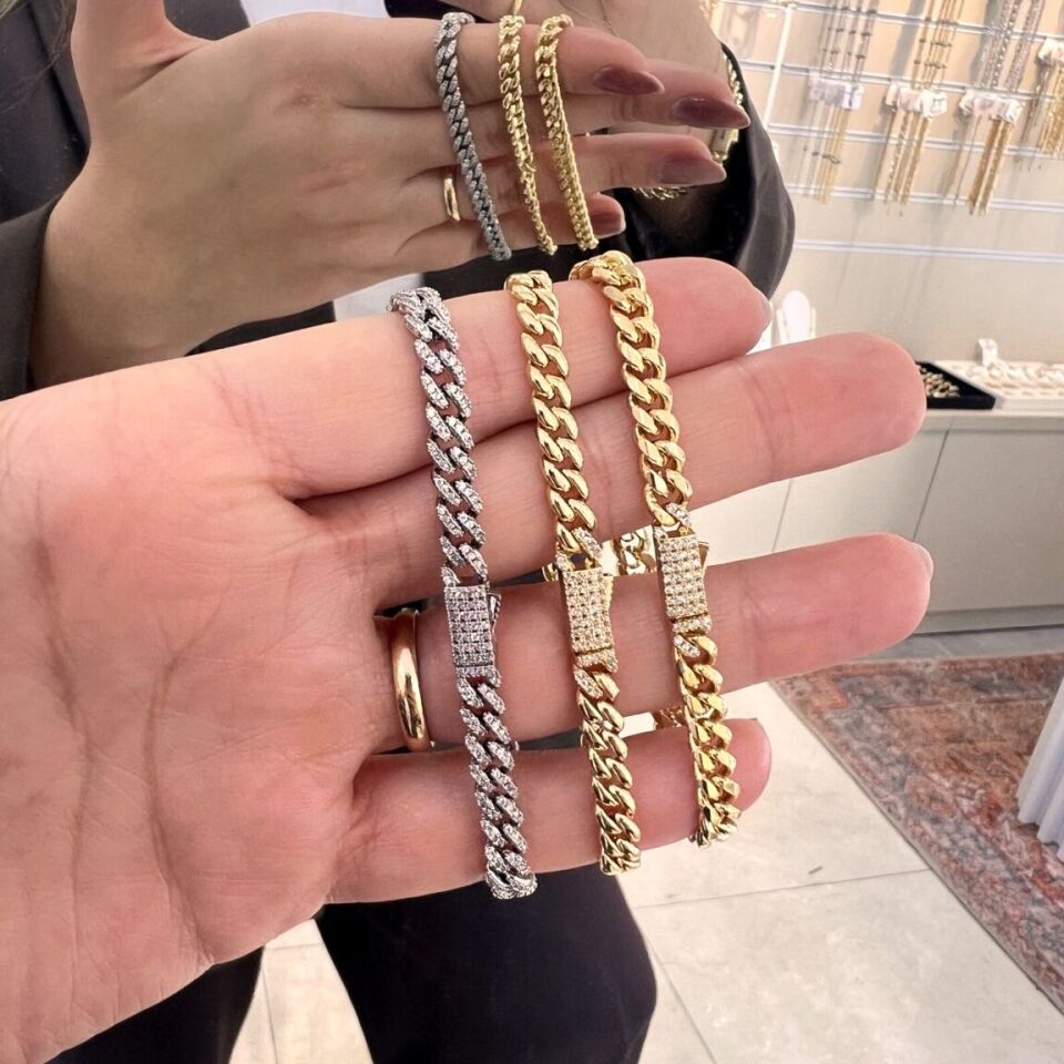 Zarif Gurmet Bileklik – Taş Detaylı Silver