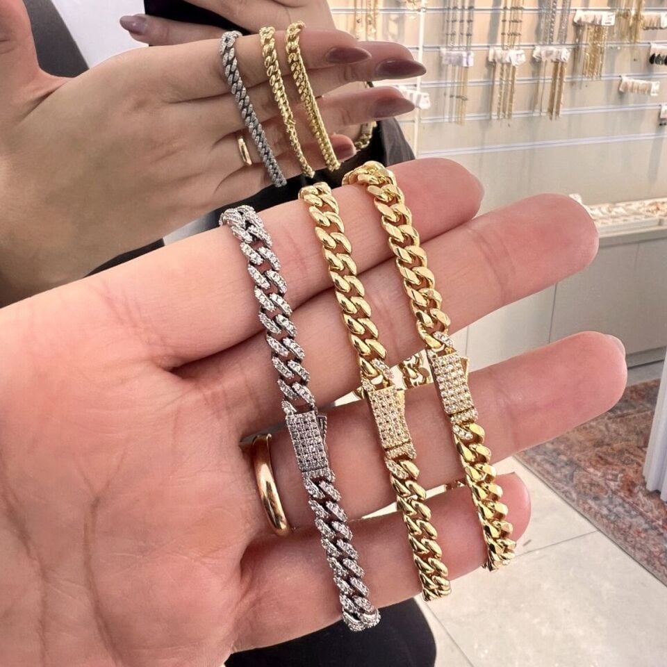 Zarif Gurmet Bileklik – Taş Detaylı Silver